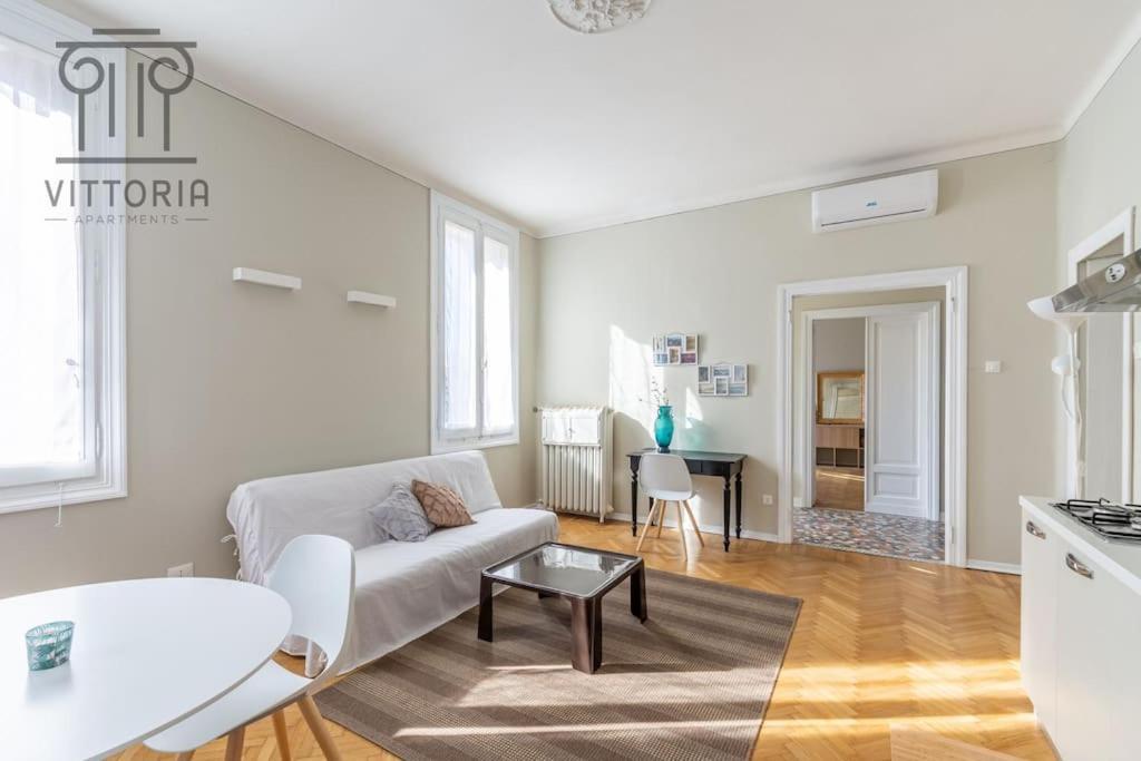 Vittoria Apartments: Viale Dante فيتشنزا المظهر الخارجي الصورة